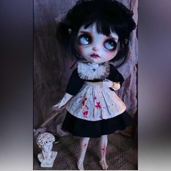 Gothic - Picture 1 of 1